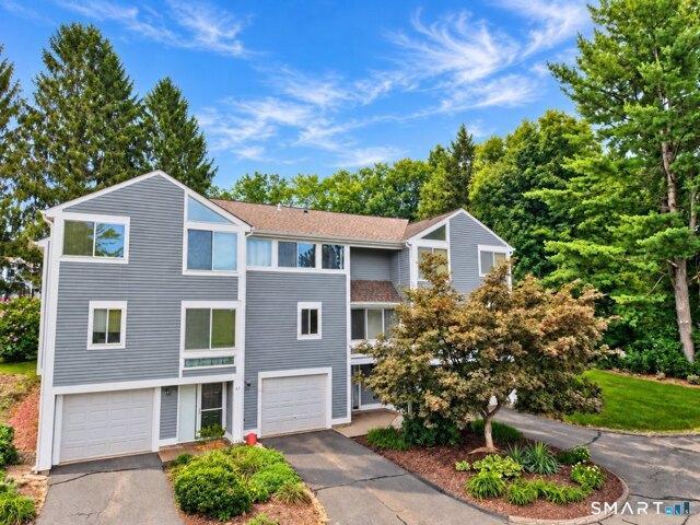House for sale in Simsbury, Connecticut