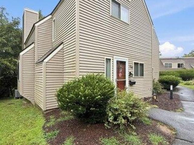 House for sale in Simsbury, Connecticut