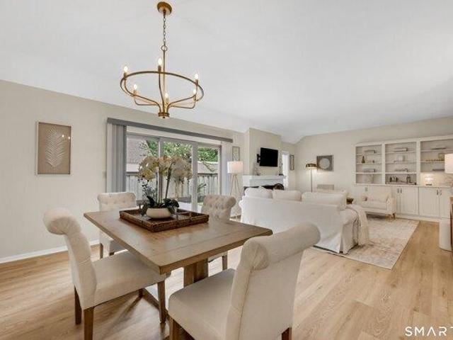 Condo for sale in Simsbury Center Historic District, Simsbury