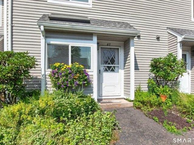 House for sale in Simsbury, Connecticut