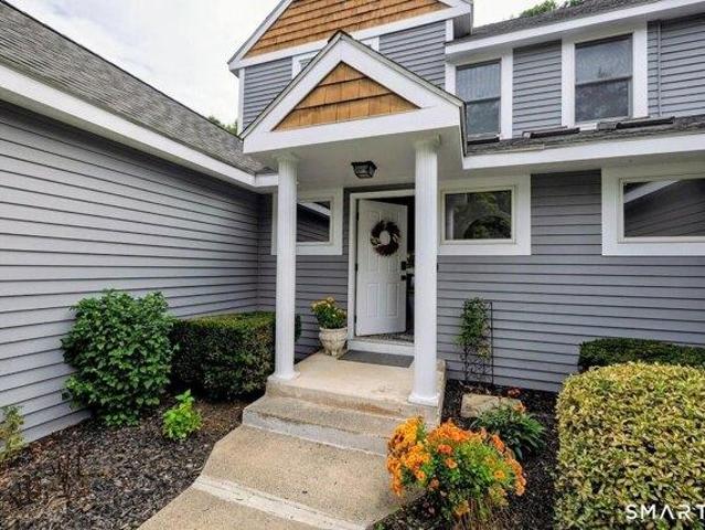 House for sale in Weatogue, Simsbury