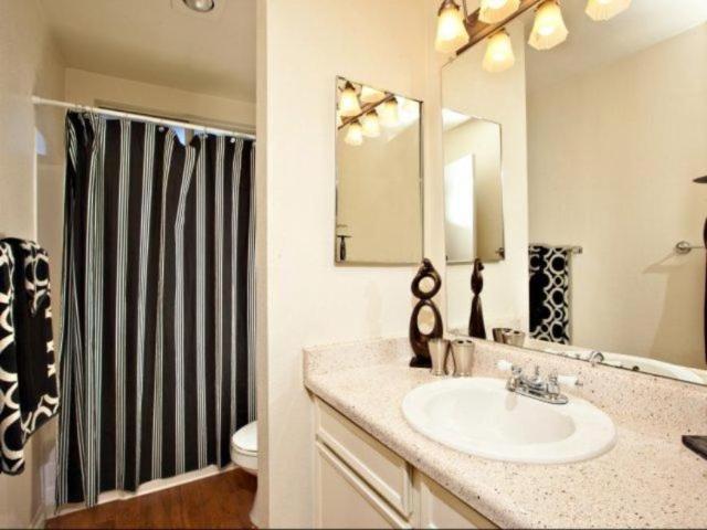 Apartment for rent in Cedros Ave Design District, Solana Beach