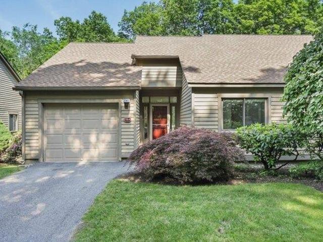 Condo for sale in Somers