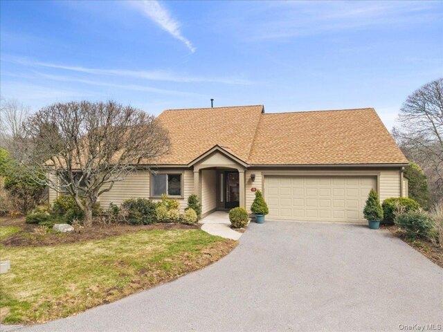 Condo for sale in Amawalk, New York