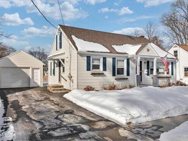 House for sale in Saratoga, New York