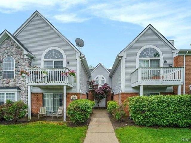 Condo for sale in South Lyon