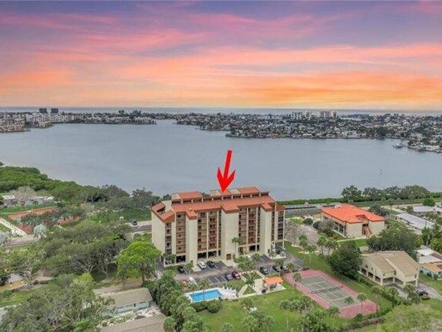 Condo for sale in South Pasadena, Florida