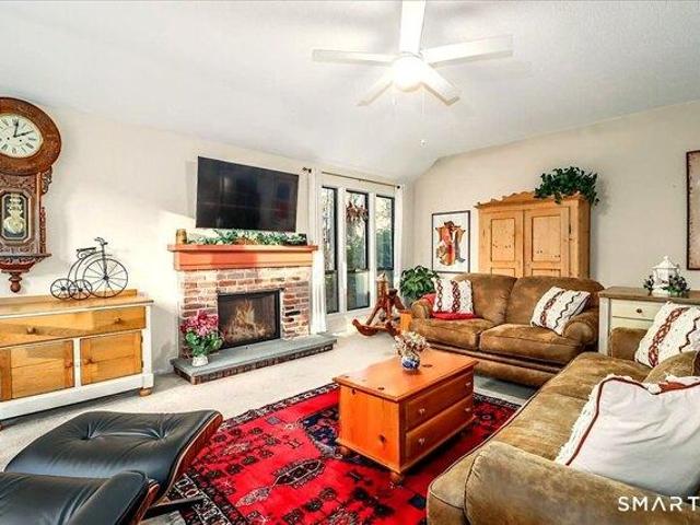 Condo for sale in Southbury, Connecticut