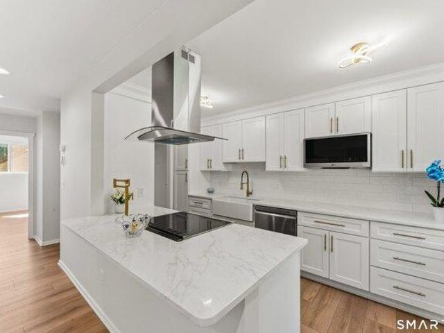 Condo for sale in Southbury, Connecticut