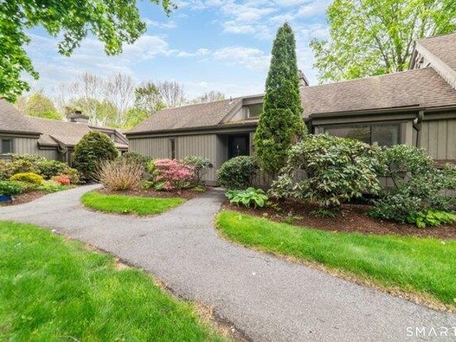 Condo for sale in Southbury, Connecticut