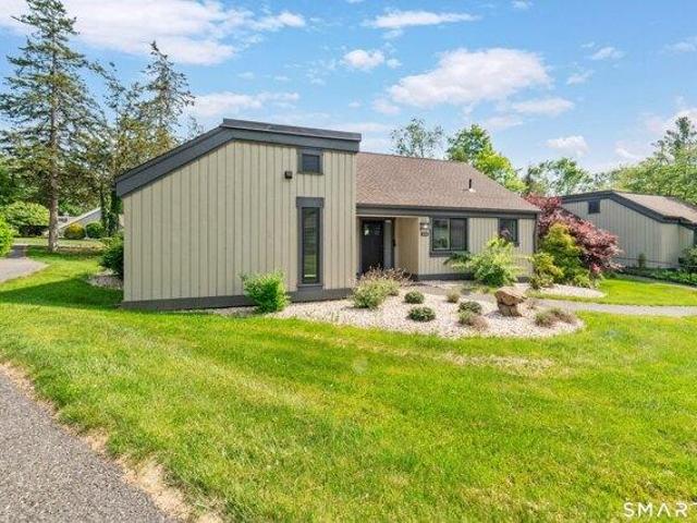 Condo for sale in Southbury, Connecticut