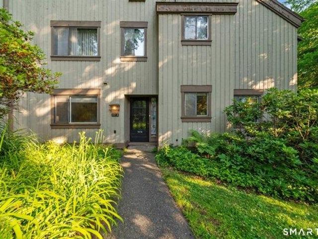 Condo for sale in Southbury, Connecticut