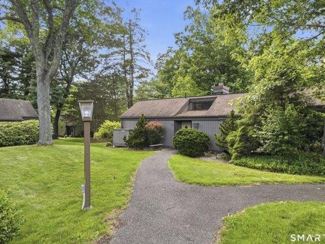 Condo for sale in Southbury, Connecticut