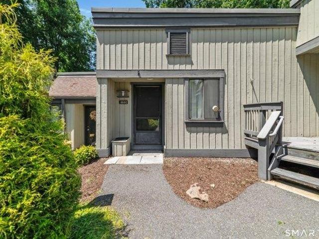 Condo for sale in Southbury, Connecticut