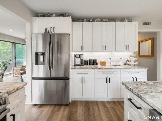 Condo for sale in Southbury, Connecticut