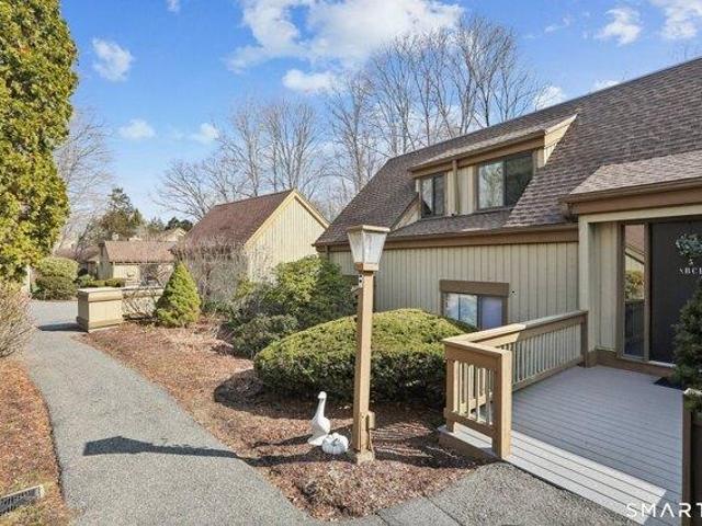 Condo for sale in Southbury, Connecticut
