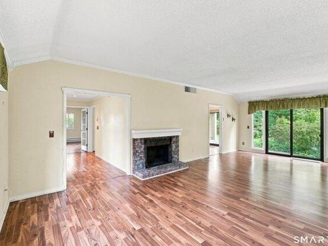 Condo for sale in Southbury, Connecticut