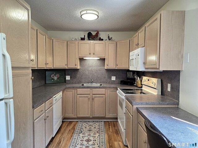 Condo for sale in Southbury, Connecticut