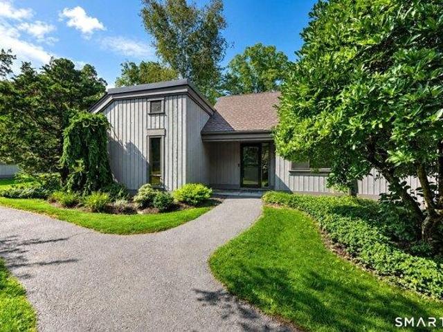 Condo for sale in Southbury, Connecticut