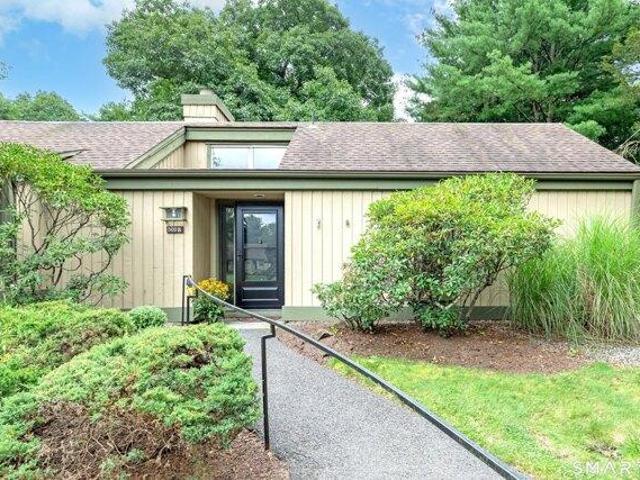 Condo for sale in Southbury, Connecticut