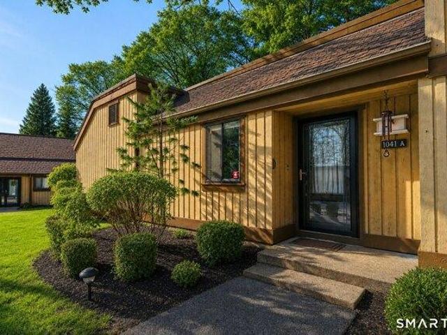 Condo for sale in Southbury, Connecticut