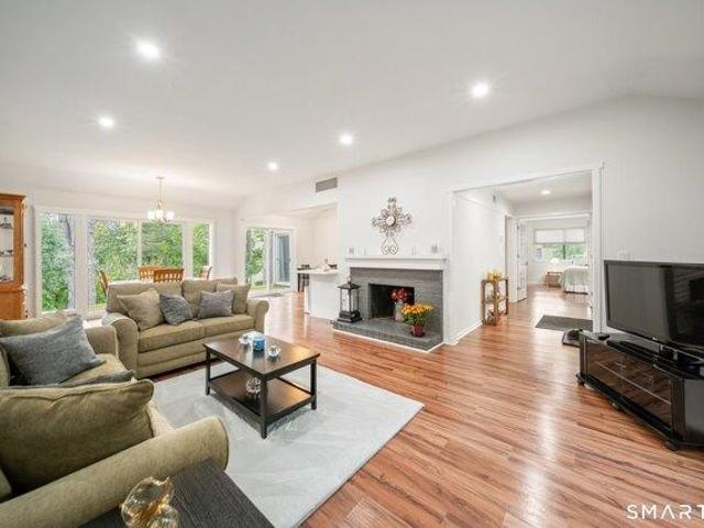 Condo for sale in Southbury, Connecticut