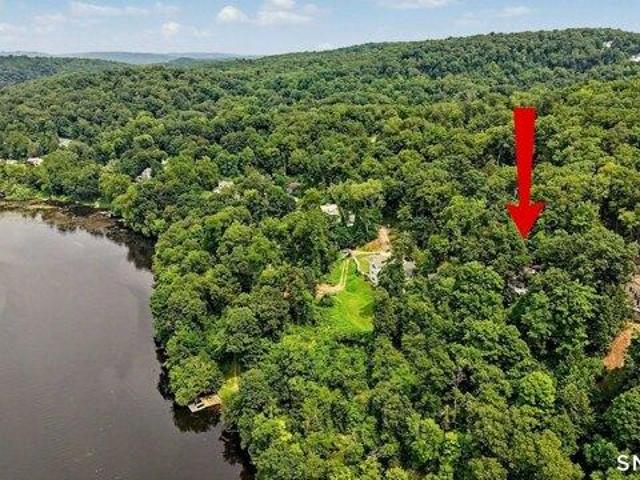 House for sale in Oakdale Manor, Southbury