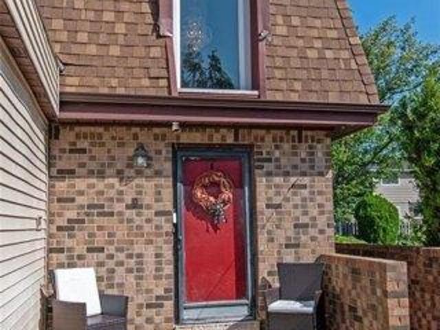 Condo for sale in Southfield, Michigan