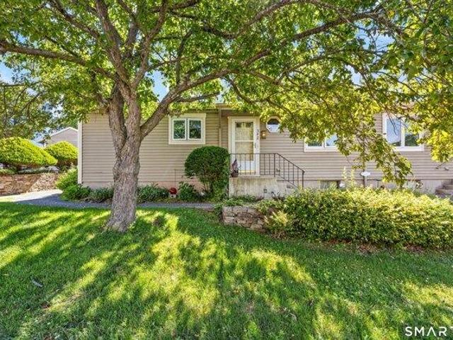 Condo for sale in Southington, Connecticut