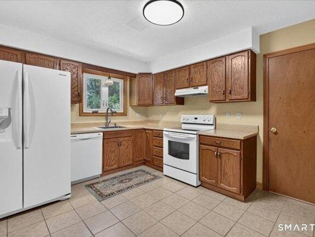 Condo for sale in Southington, Connecticut