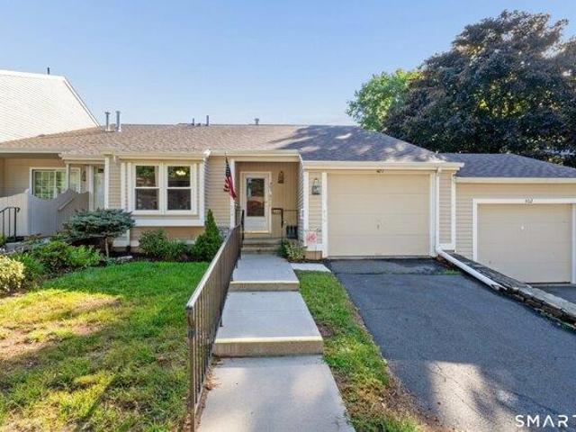 Condo for sale in Southington, Capitol Planning Region