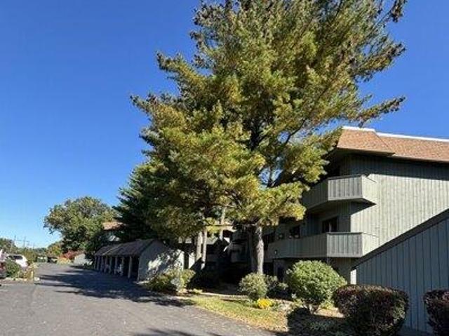 Condo for sale in Southington, Capitol Planning Region
