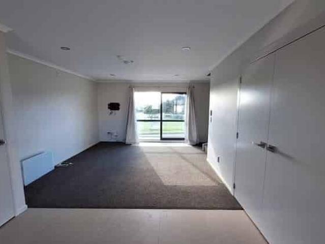 Townhouse for rent in Manurewa