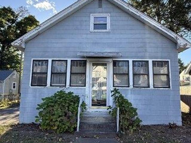 House for sale in Pine Point, Springfield