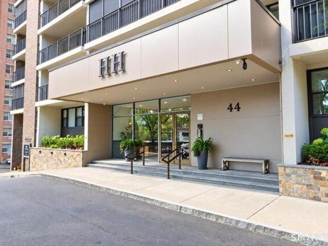 Condo for sale in Glenbrook, Stamford