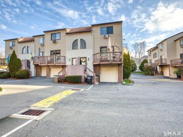 House for sale in Glenbrook, Stamford