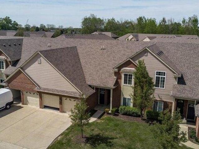 Condo for sale in Sterling Heights