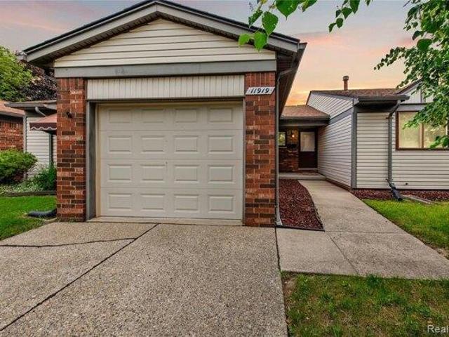 Condo for sale in Sterling Heights