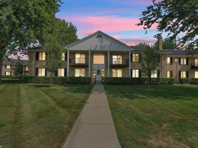 Condo for sale in Sterling Heights