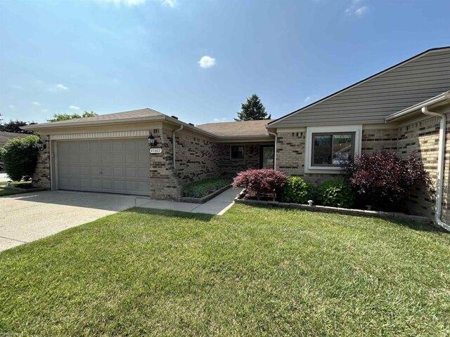 Condo for sale in Sterling Heights