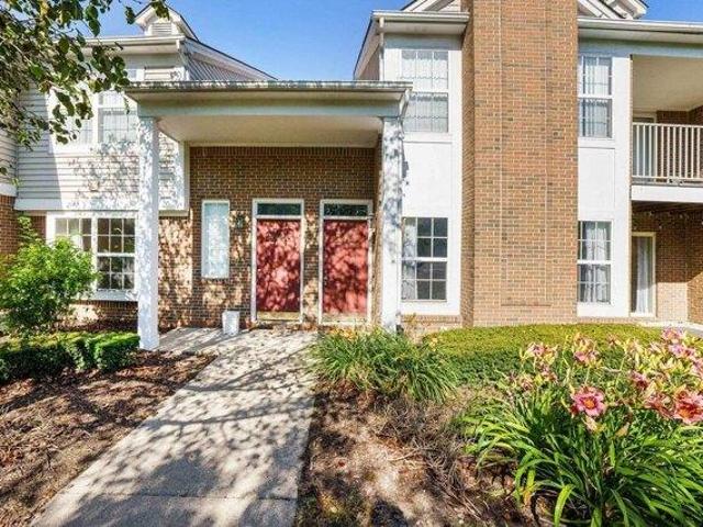 Condo for sale in Sterling Heights