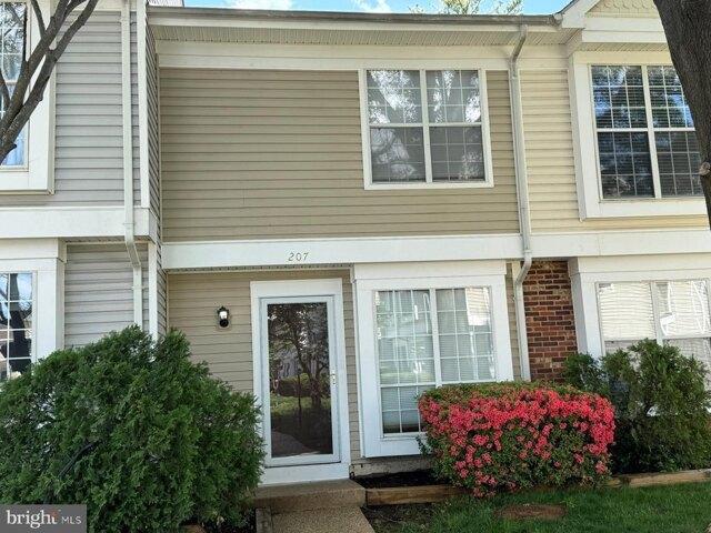 Condo for sale in Sterling