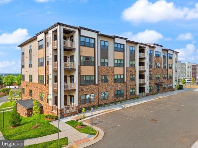 Condo for sale in Sterling