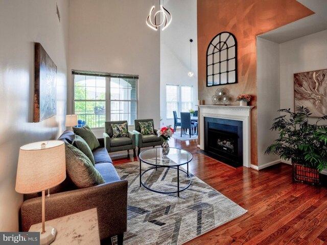 Condo for sale in Sterling