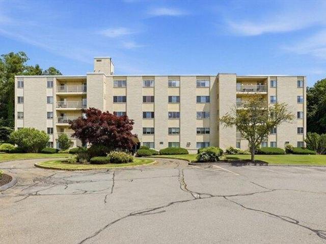 Condo for sale in Stoneham, Massachusetts