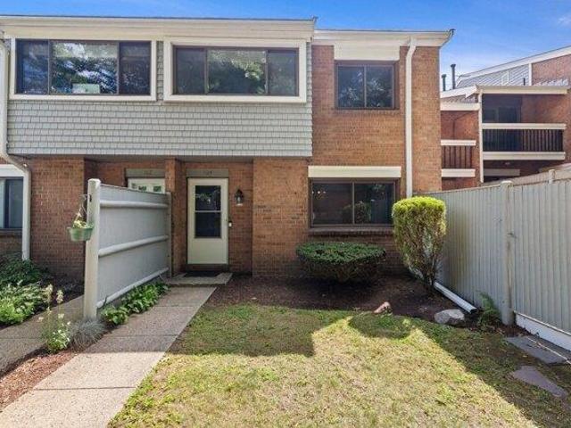 Condo for sale in Stoughton, Norfolk County