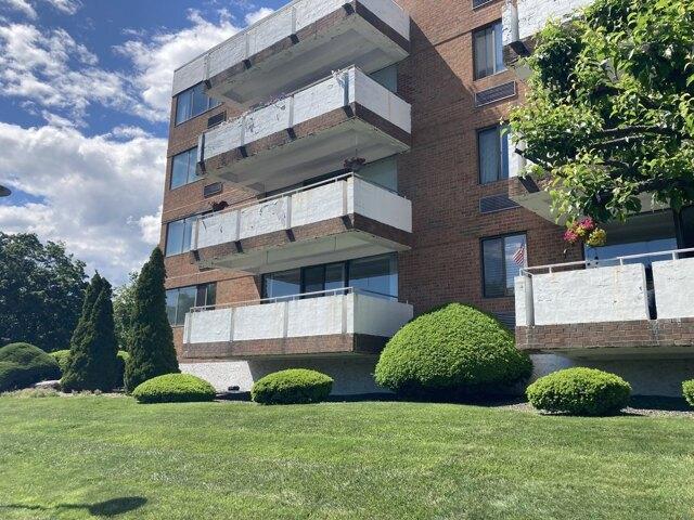 Condo for sale in Stratford, Connecticut