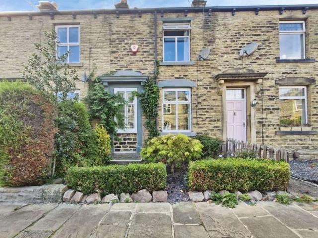 Studio for sale in Farsley, Leeds