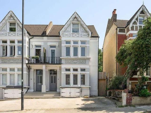 Studio for sale in London Borough of Lambeth, Greater London