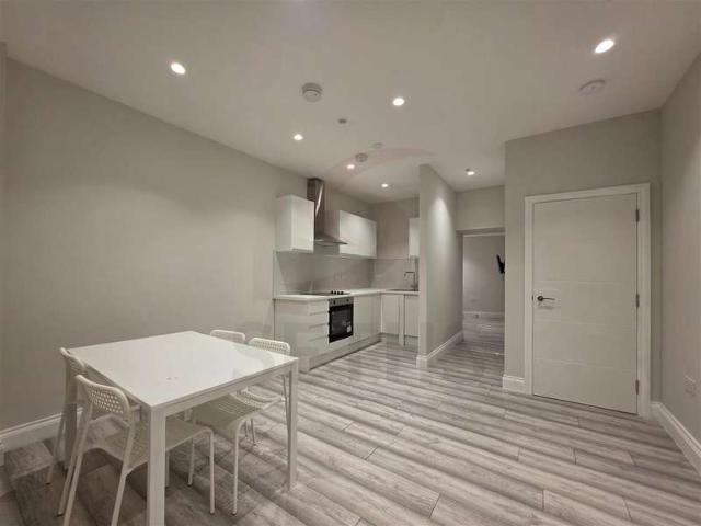 Studio for rent in St Matthew's, Old Wharf